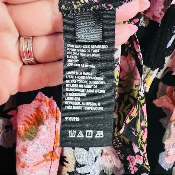 Free People Hold on to Me Black Floral Button Down Shirt Size XS - Picture 10 of 11